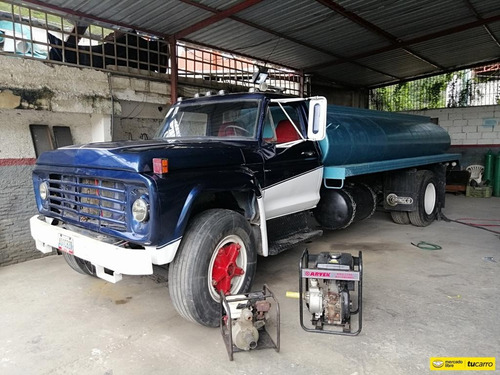 Ford F-600 Cisterna