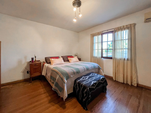 Casa De 3 Dormitorios En Casco Urbano, De La Plata.