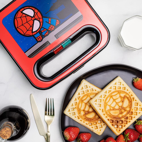 Uncanny Brands Spider-man Waffle Maker - Chibi Spidey Waffle