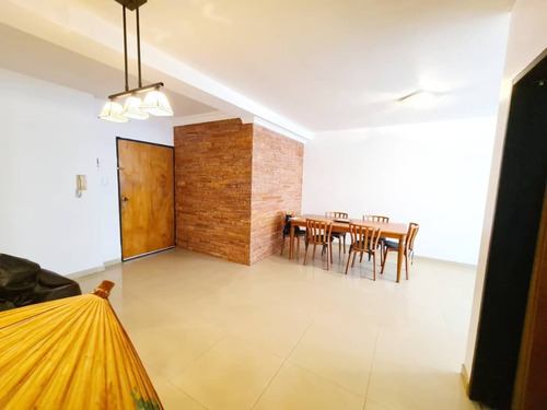 Imagen 5 de 13 de Se Vende Apartamento En Lomas Del Esteres. Miko Building 04244921462 Nelson
