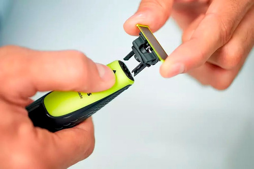 Imagen 4 de 7 de Afeitadora Philips Oneblade Qp2510 Recargable + Qp220