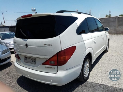 Ssangyong Stavic 2011