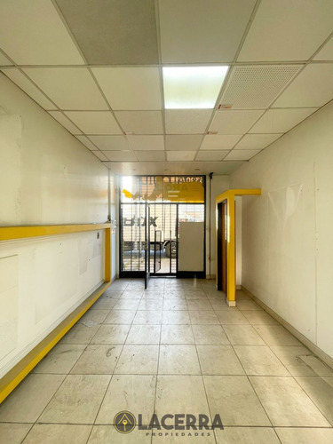 Imagen 4 de 30 de Galpon Sobre Avenida, 477 M2 Con Oficinas Y Local Comercial