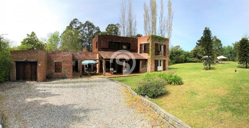 Excelente Casa En Venta En Zona Golf, Financiación - Ref: 4781