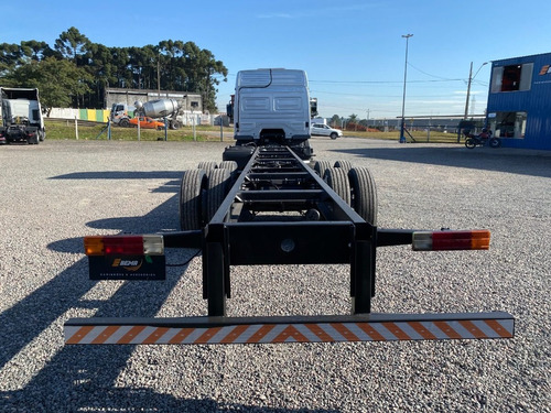 Imagem 6 de 23 de Mb Atego 2430, Truck 6x2, 2019. Chassis 10 Metros