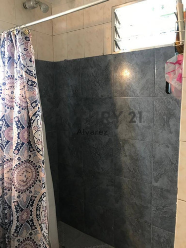 Imagen 9 de 18 de Venta De 3 Propiedades En Bloque Sobre Amplio Lote En Burzaco. 311m2