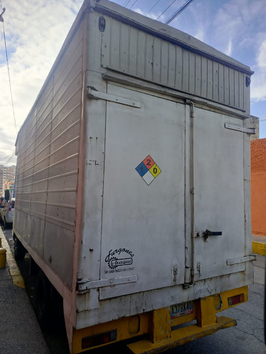 Mitsubishi Canter Camión Cava