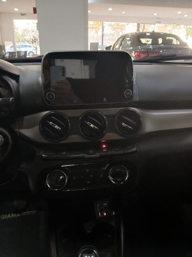 Fiat Cronos 1.3 Drive Cvt