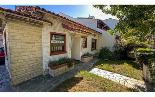 Venta Casa 3 Dormitorios Ciudad Jardín Lomas Del Palomar Con Cochera