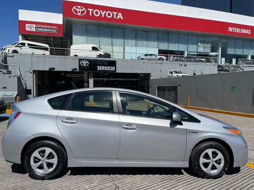 Imagen 6 de 15 de Toyota Prius Modelo 2015