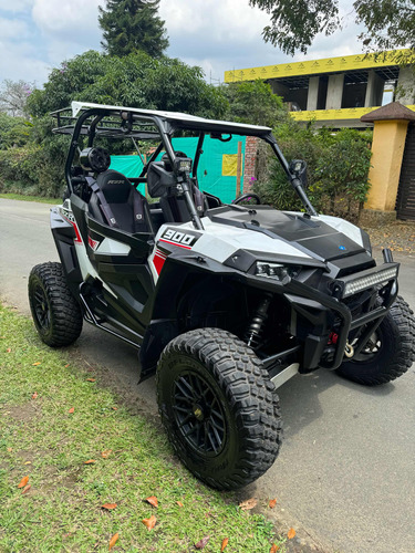 Polaris Rzr 900