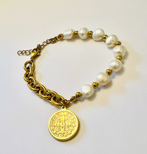 Pulsera Gruesa Medalla San Benito Y Perlas Gold, Ajustable