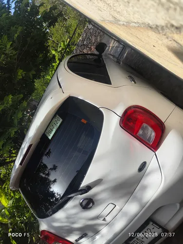 Nissan March 1.6 Advance Mt
