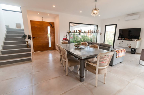 Imagen 2 de 30 de Venta De Casa En Pilar