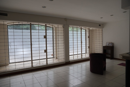 Imagen 8 de 16 de Excelente Chalet En Zona Plaza Mitre - Apto: Desarrollo / Vivienda / Profesional