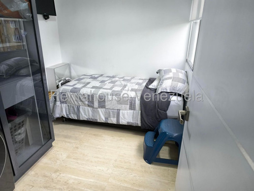Apartamento Remodelado Amplio Y Cómodo En Excelente Urbanización Las Mesetas Santa Rosa De Lima Lld