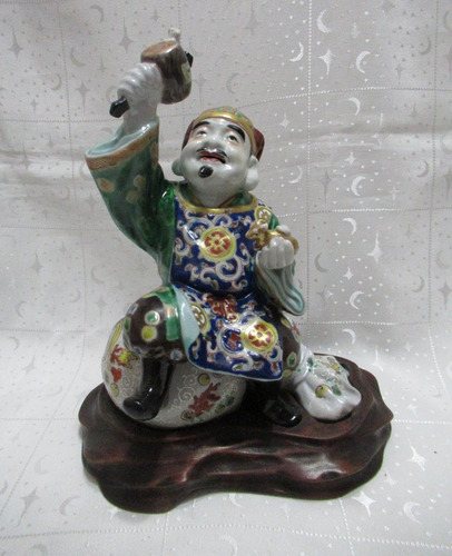 Figura Decorativa Porcelana Monje Chino Base Madera Cerezo