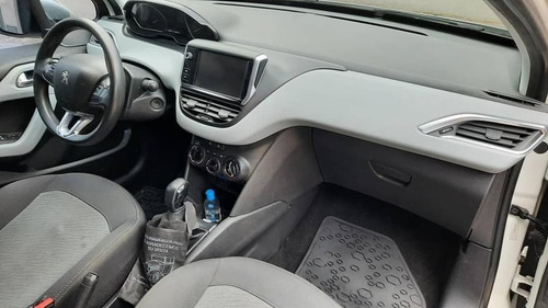 Peugeot 208 Allure Touchscreen
