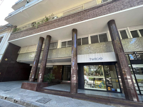 Departamento Venta 1 Dormitorio Frente A La Plaza Pringles Centro Rosario