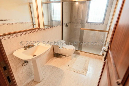 Exclusiva Casa En Venta Ubicada En Los Naranjos Del Cafetal 25-17320