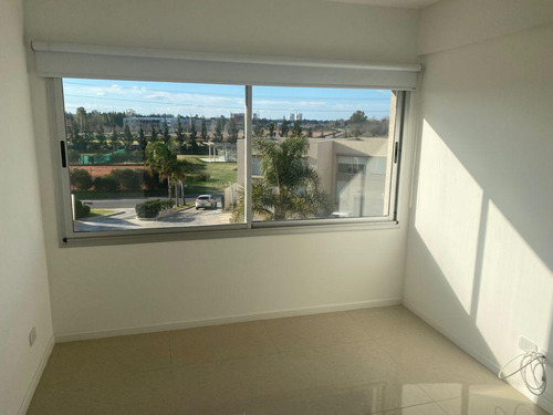 Venta Depto.3 Amb. Sobre El Lago Central En Acqua Golf, Nordelta