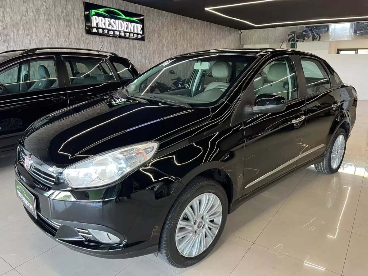 Fiat Grand Siena 1.6 16v Essence Flex 4p