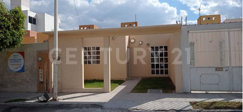 Casa En Renta En Praderas Del Sol, San Juan Del Río, Querétaro.
