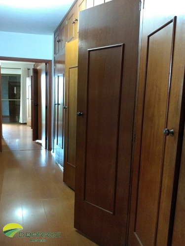 Imagem 9 de 23 de Excelente Apto De Alto Padrão No Centro - Laminado - Arm. Planejado Para Os Dorms, Coz., Banh., E Lavanderia - Andar Alto. - 4573 - 34354963