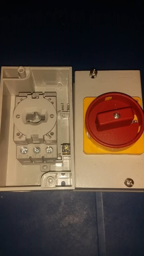Imagen 2 de 2 de Seccionador Interruptor 3x25a 3x16a Y 3x40a Allen Bradley