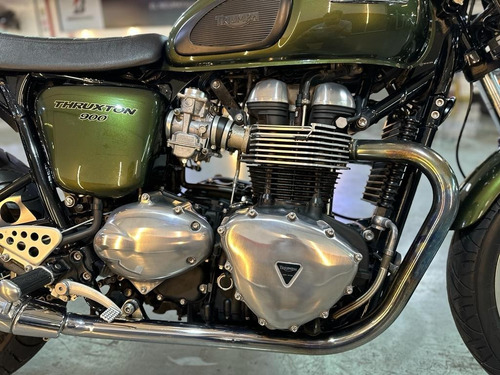 Triumph Thruxton 900