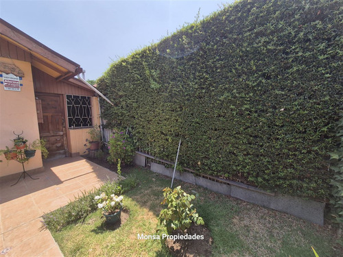 Casa En Venta De 3 Dorm. 1 Baño Con Amplio Patio En Macul