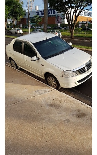 Renault Logan 1.6 Expression Hi-power 4p