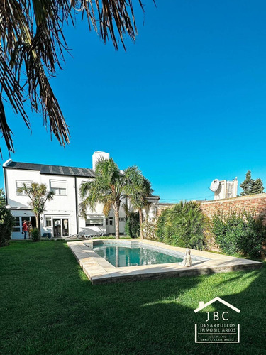 Venta Casa De 4 Dormitorios, Quincho Y Pileta, Villa Del Parque, Bahia Blanca