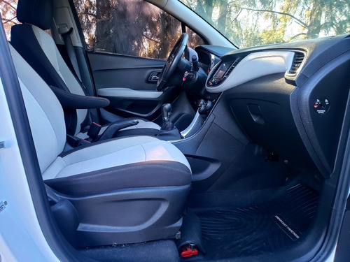 Imagen 13 de 15 de Chevrolet Tracker 1.8 Ltz