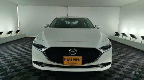 Mazda 3 GRAND TOURING MHEV