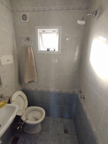 Calle 78 E/ 2 Bis Y 3. Vendo Casa Desarrollada En Dos Plantas S/ Lote 10 X 31 Mts.