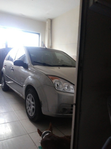 Imagem 1 de 5 de Ford Fiesta 2010 1.0 Flex 5p