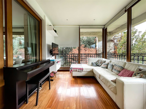 Casa En Venta De 6 Dorm. En Lo Barnechea