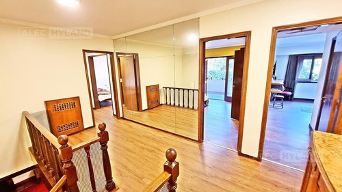 Imagen 12 de 30 de Casa Chalet Clásico En Venta Con Pileta En San Isidro- Las Lomas-jockey
