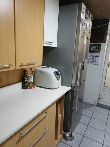 Casa Muy Bien Tenida / Cerro 18 Sur