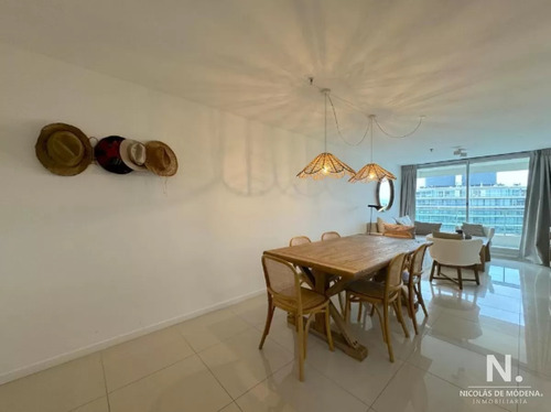 Alquila Y Vende Apartamento De 3 Dormitorios Con Vista Al Mar, En Roosevelt Punta Del Este.
