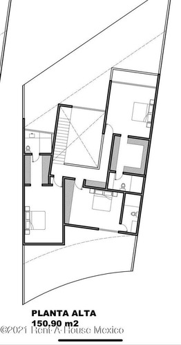 Imagen 3 de 12 de Preciosa Casa De Arquitecto Con Jardín, Salón De Juegos Y 4 Recámaras