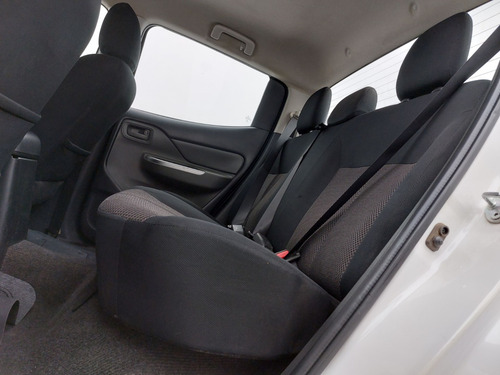 Mitsubishi L200 Triton 2.4 16V TURBO DIESEL GLS CD 4X4 AUTOMÁTICO
