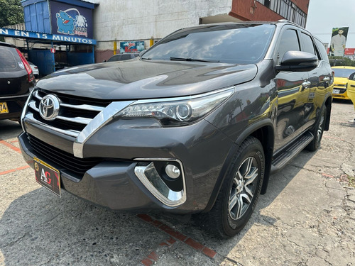 Toyota Fortuner Srv 2.7 Gasolina 4x2 At Mod 2019