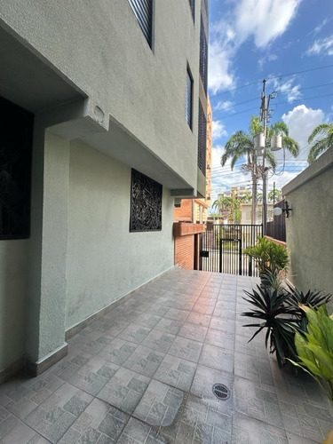 Alquilo Apartamento En La Urb San Isidro / Es19