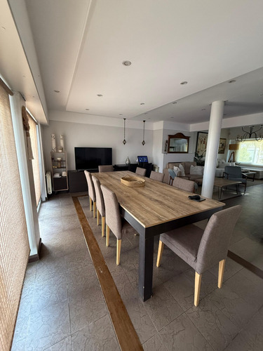 Venta- Casa 4 Ambientes - Barrio San Carlos