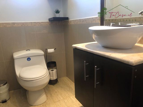 Casa En Venta De 4d/4b En Camino Loreto