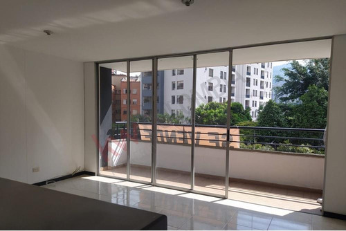 En Venta Apartamento En Medellin En El Barrio La Loma De Los Bernal