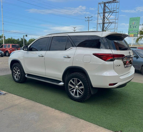 Toyota Fortuner Vx.r Limited V6