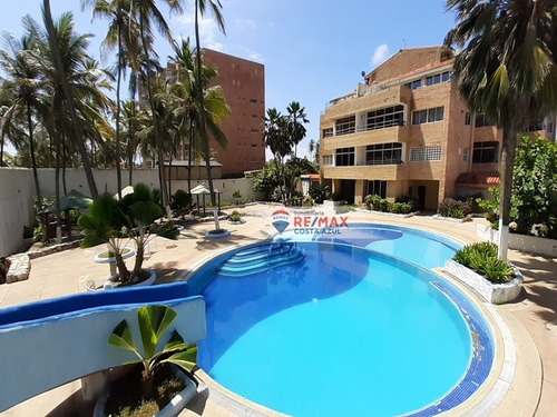 En Venta Amplio Y Comodo Apartamento Con Balcon En La Gloria, Boca De Aroa. 